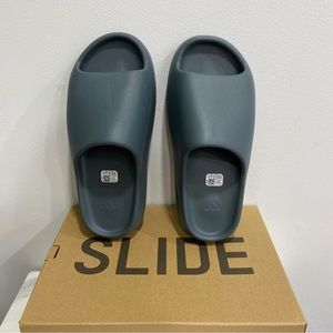 Men’s Adidas Yeezy Slide “Slate Marine” ID2349 - Size 11